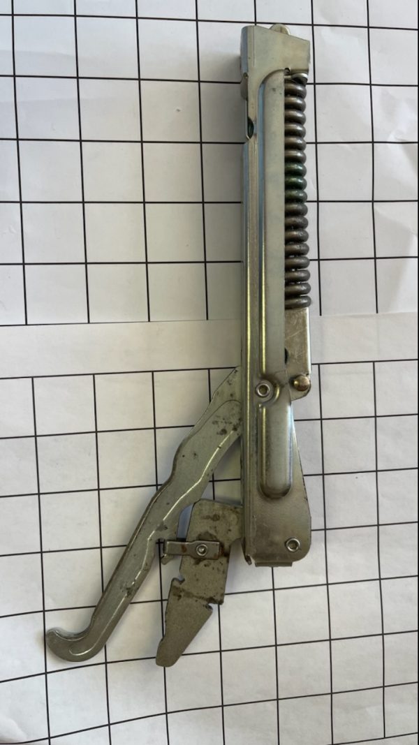 FRIGIDAIRE 318024745 Oven Door Hinge